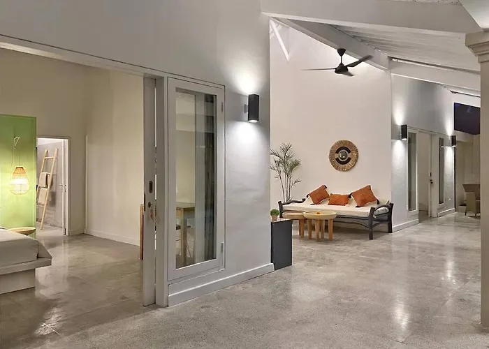 Fully Renovated 3br In - Oberoi Villa *
