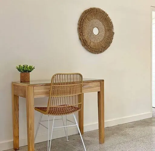 Fully Renovated 3br In - Oberoi Villa