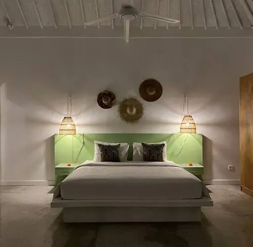 Villa Fully Renovated 3br In - Oberoi