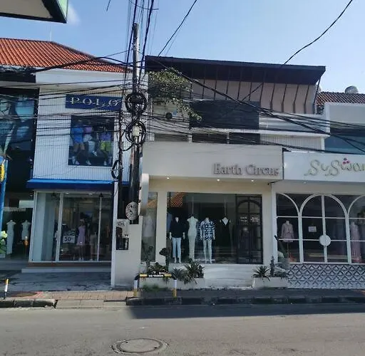 Fully Renovated 3br In - Oberoi *
