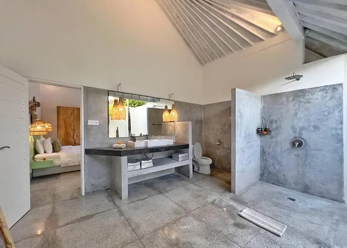 Villa Fully Renovated 3br In - Oberoi *