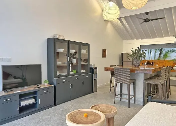 Villa Fully Renovated 3br In - Oberoi *